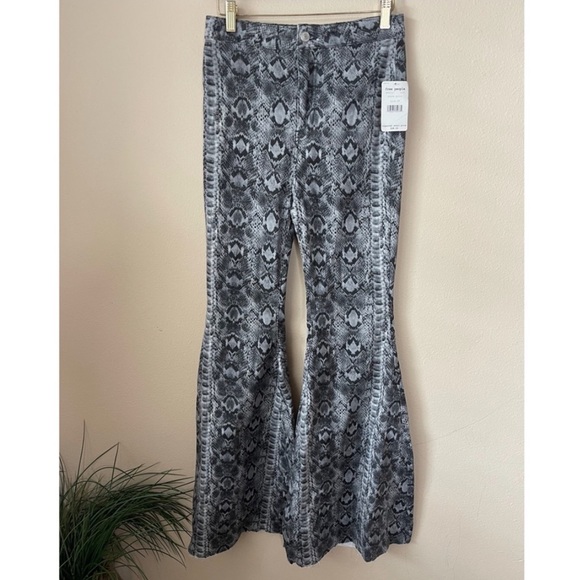 We The Free Geo Printed Flare Pants 29 NWT - Picture 2 of 11
